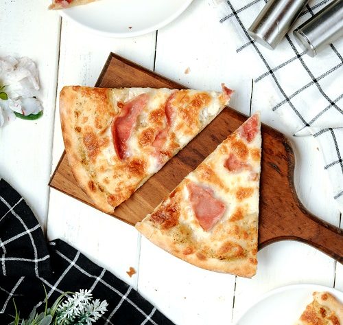 Schinken-Zwiebel-Flammkuchen