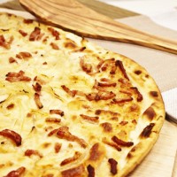 Klassischer Flammkuchen